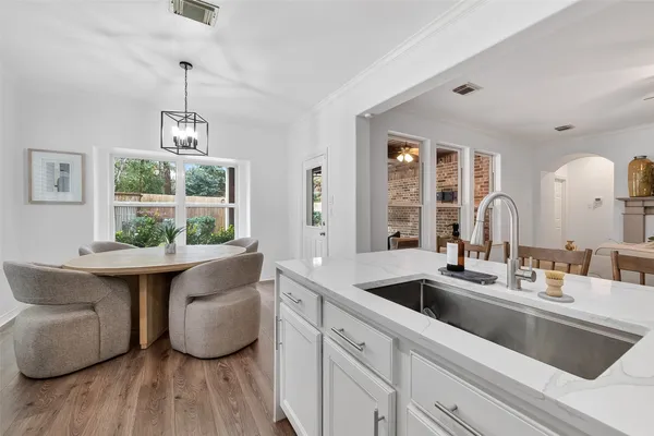 $5,400 | 66 South Longsford Circle, The Woodlands, TX 77382