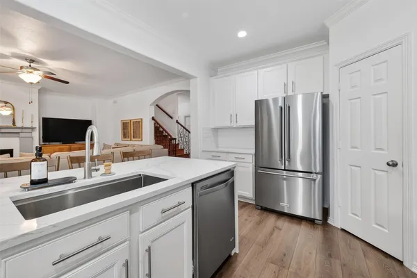 $5,400 | 66 South Longsford Circle, The Woodlands, TX 77382