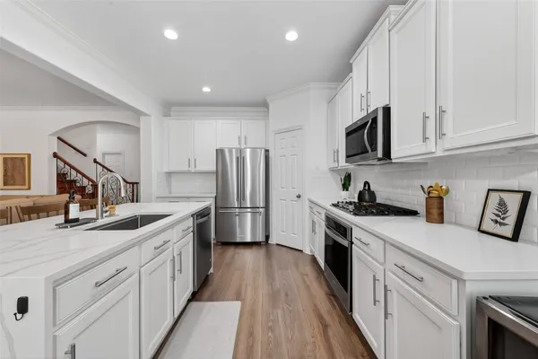 $5,400 | 66 South Longsford Circle, The Woodlands, TX 77382