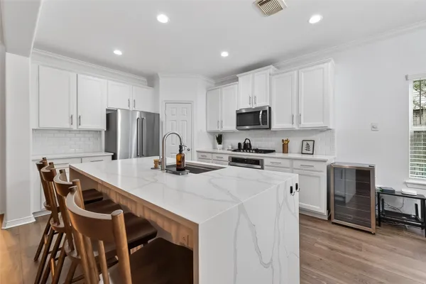 $5,400 | 66 South Longsford Circle, The Woodlands, TX 77382