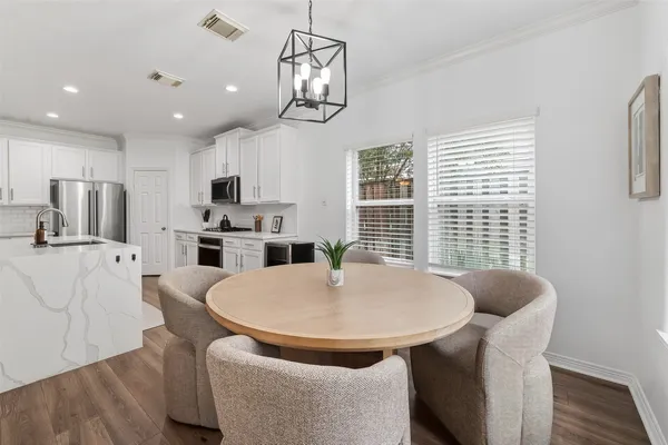 $5,400 | 66 South Longsford Circle, The Woodlands, TX 77382