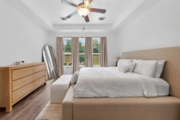 $5,400 | 66 South Longsford Circle, The Woodlands, TX 77382