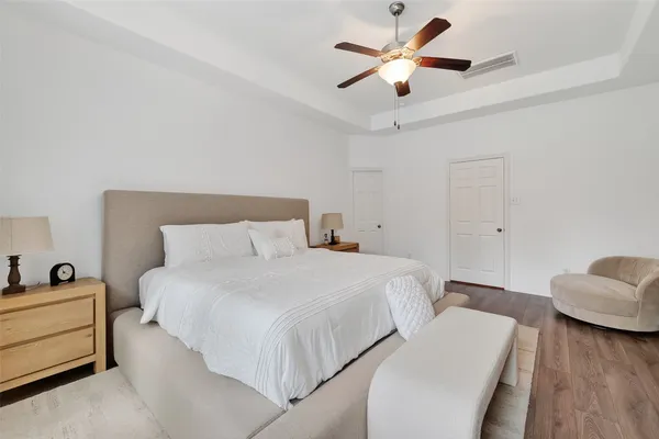 $5,400 | 66 South Longsford Circle, The Woodlands, TX 77382