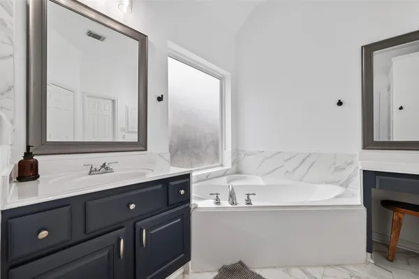 $5,400 | 66 South Longsford Circle, The Woodlands, TX 77382