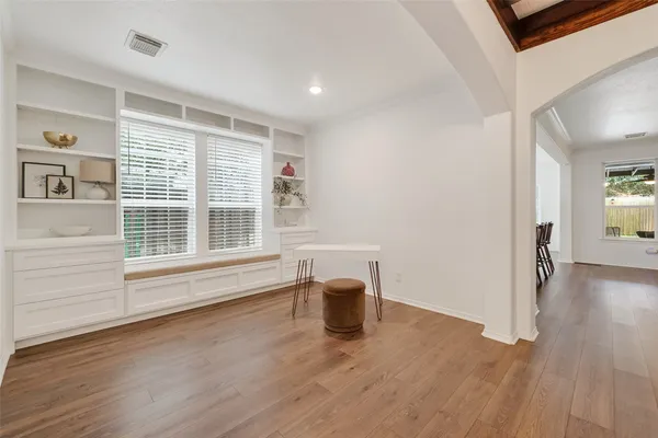 $5,400 | 66 South Longsford Circle, The Woodlands, TX 77382