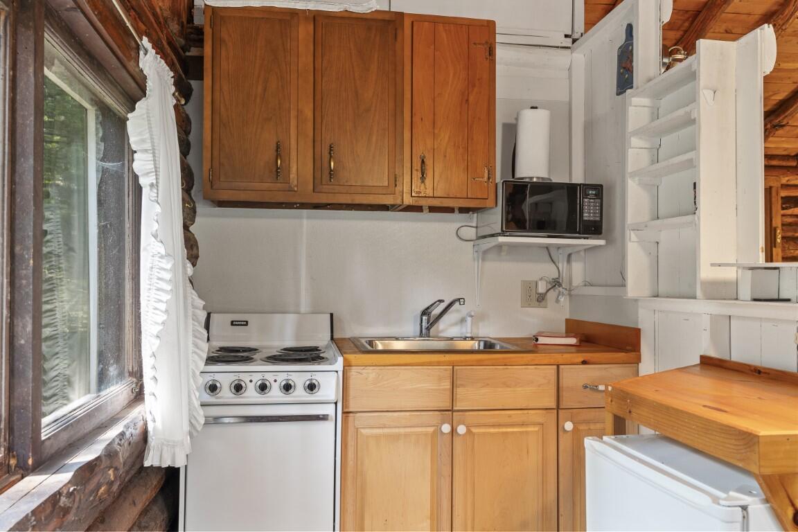 11 Bayberry Road Boothbay Harbor, ME 04538 - Photo 13 of 36 13