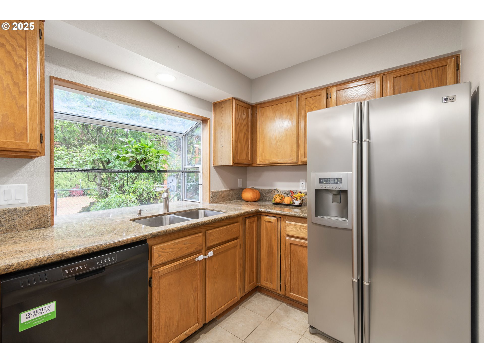 2132 Assumption Street Eugene, OR 97402 - Photo 12 of 39