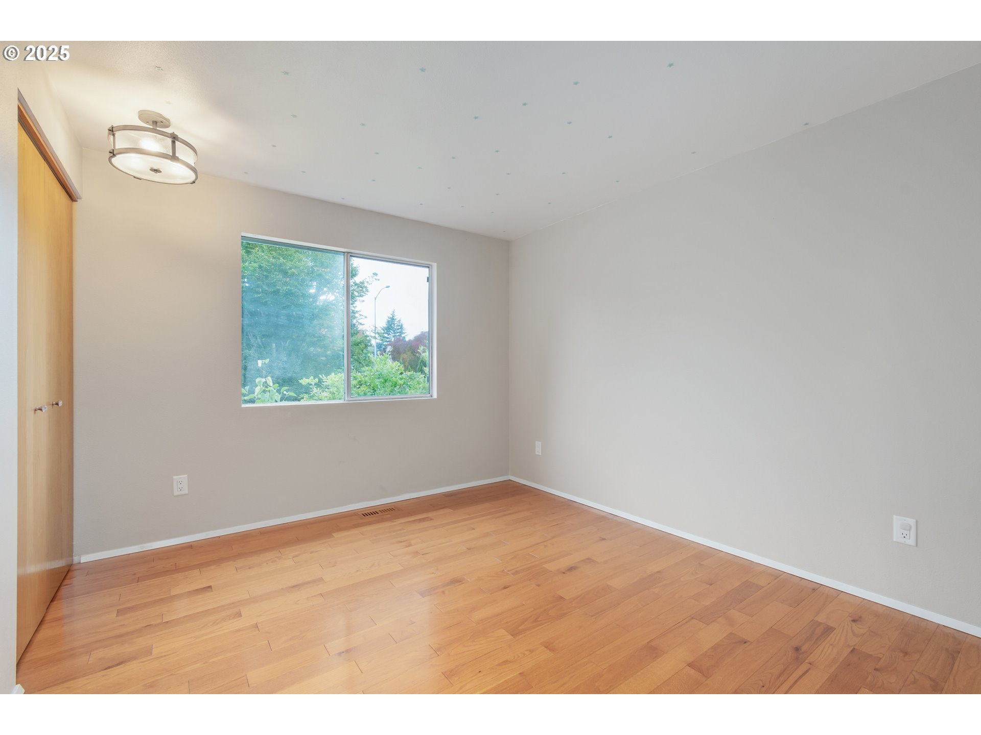 2132 Assumption Street Eugene, OR 97402 - Photo 23 of 39