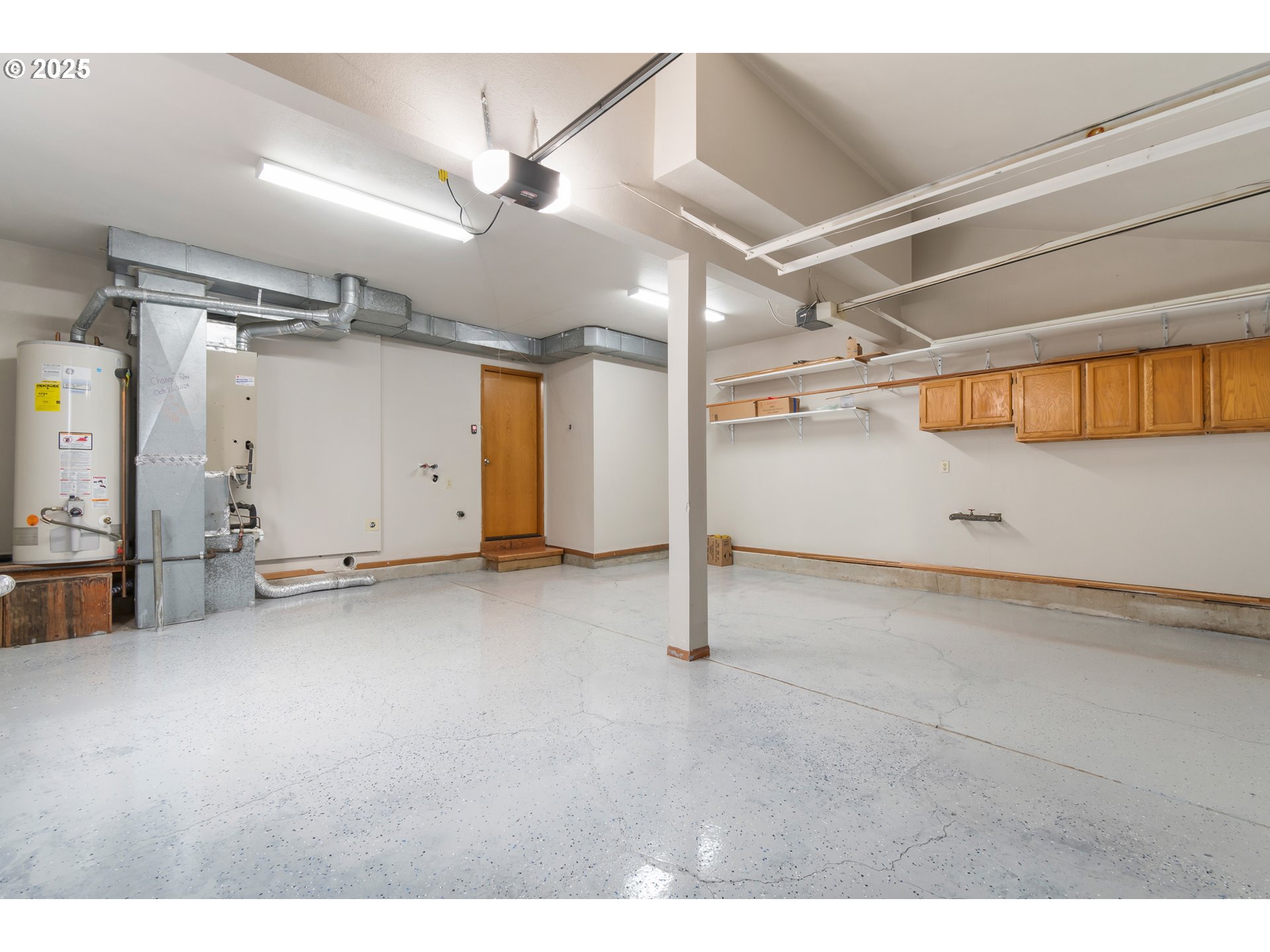 2132 Assumption Street Eugene, OR 97402 - Photo 27 of 39