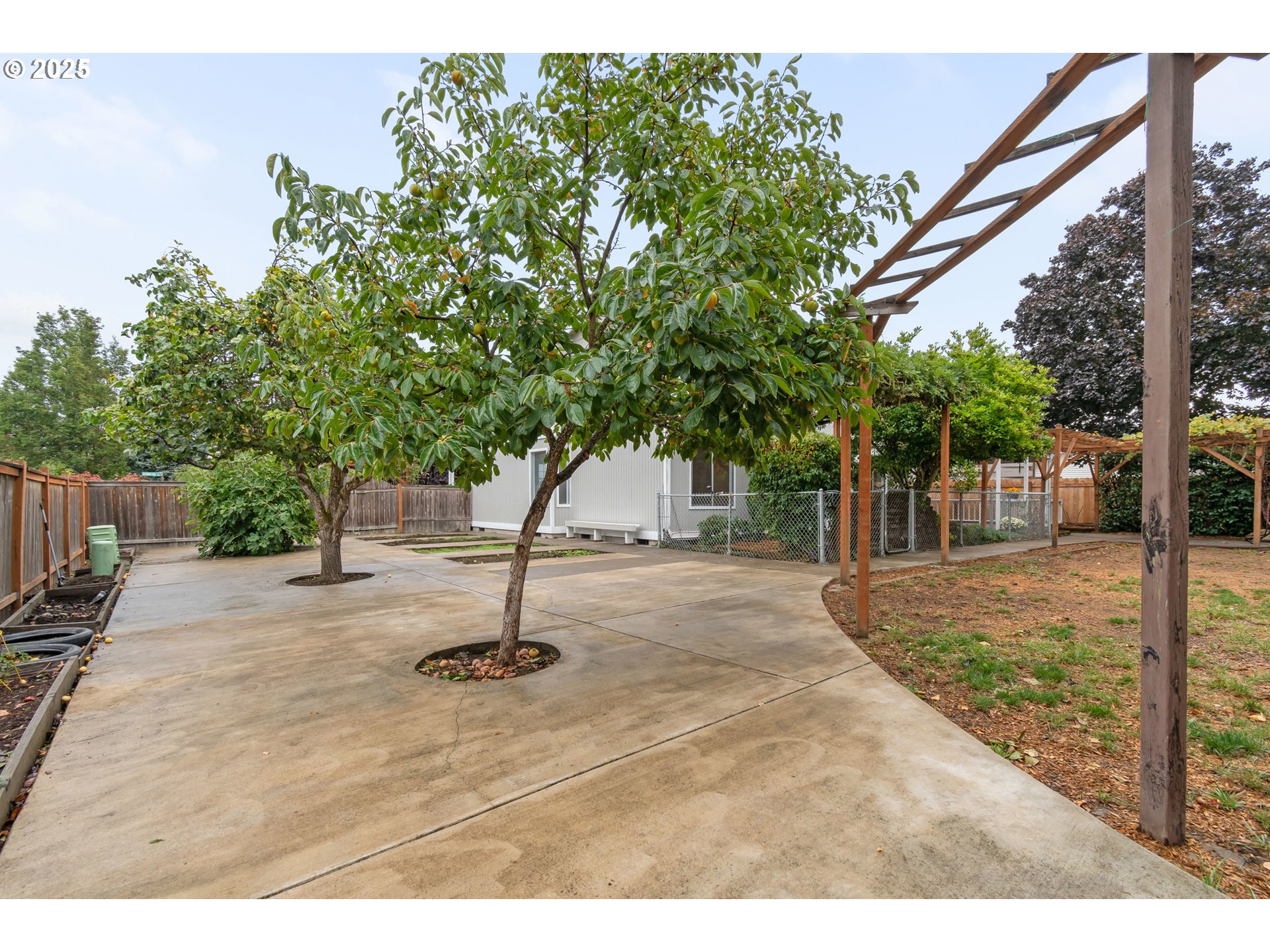 2132 Assumption Street Eugene, OR 97402 - Photo 34 of 39