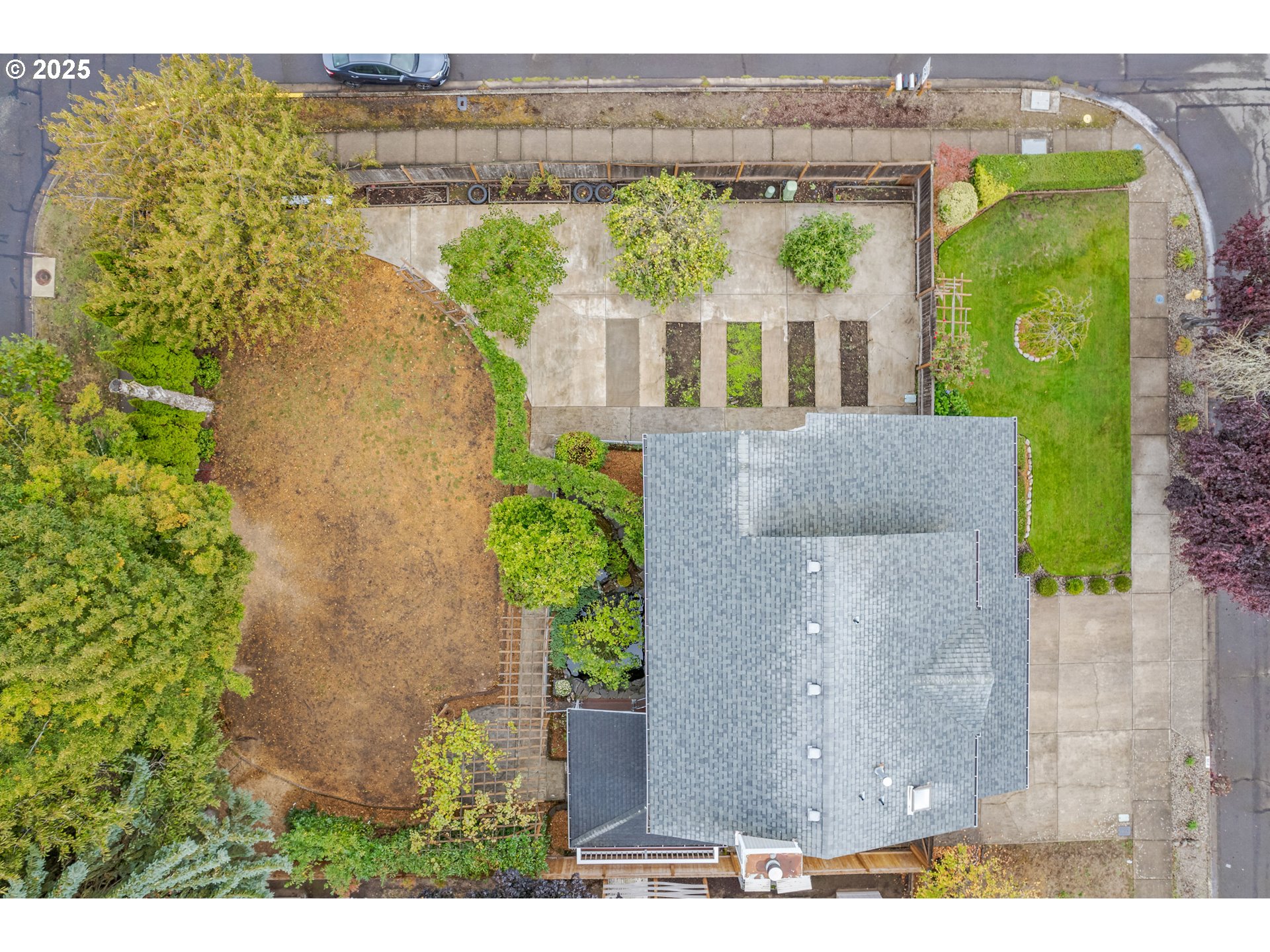 2132 Assumption Street Eugene, OR 97402 - Photo 37 of 39