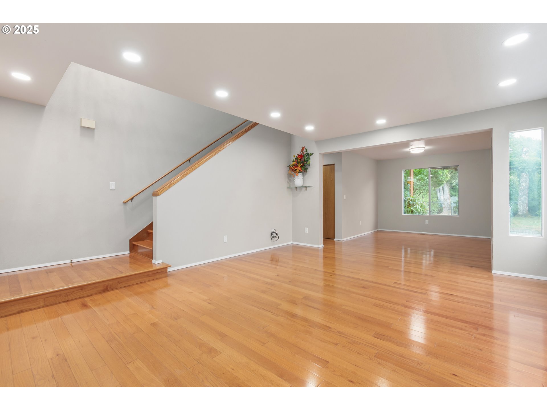 2132 Assumption Street Eugene, OR 97402 - Photo 7 of 39