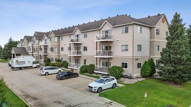 $263,900 | 3401 28th Street Southwest, Unit 102, Fargo, ND 58103