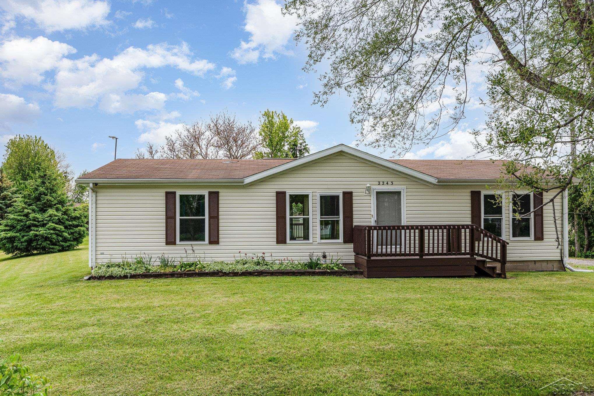 2243 Bullock Road Bay City, MI 48708 - Photo 1 of 24 50178270-B9750283-D85D-445B-8E2E-A78F32CC4CF3.JPG