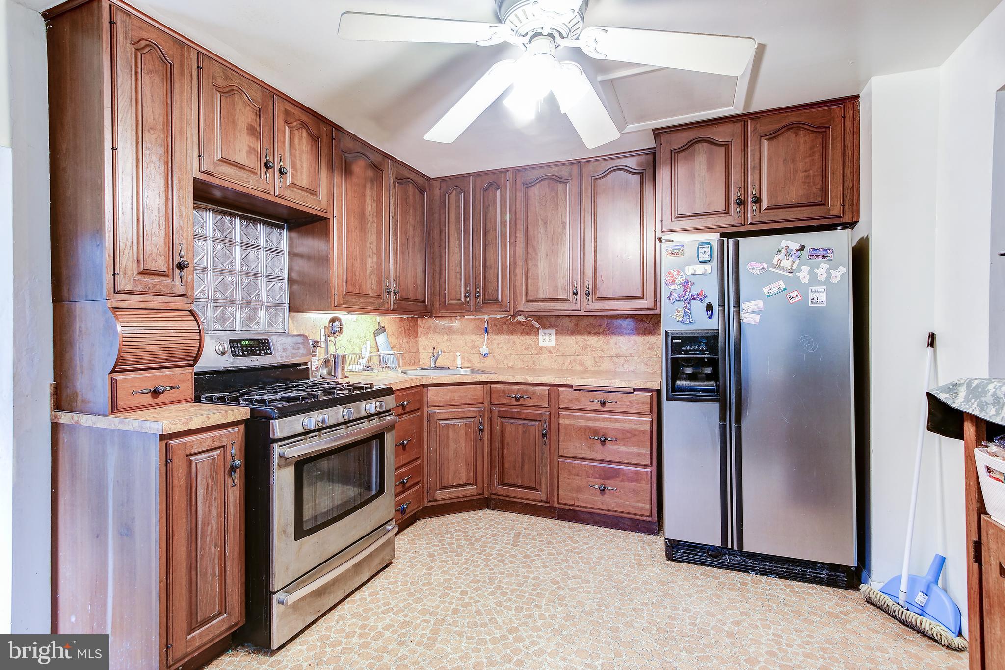 12916 Clarion Road Fort Washington, MD 20744 - Photo 13 of 35 Kitchen.