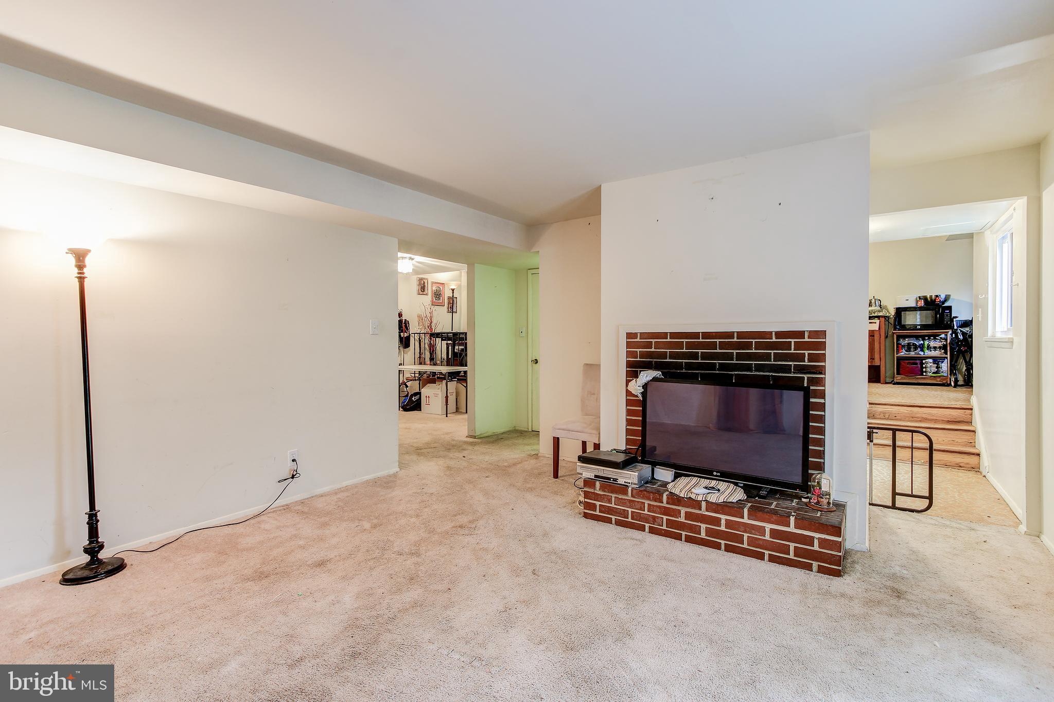 12916 Clarion Road Fort Washington, MD 20744 - Photo 16 of 35 Family room.