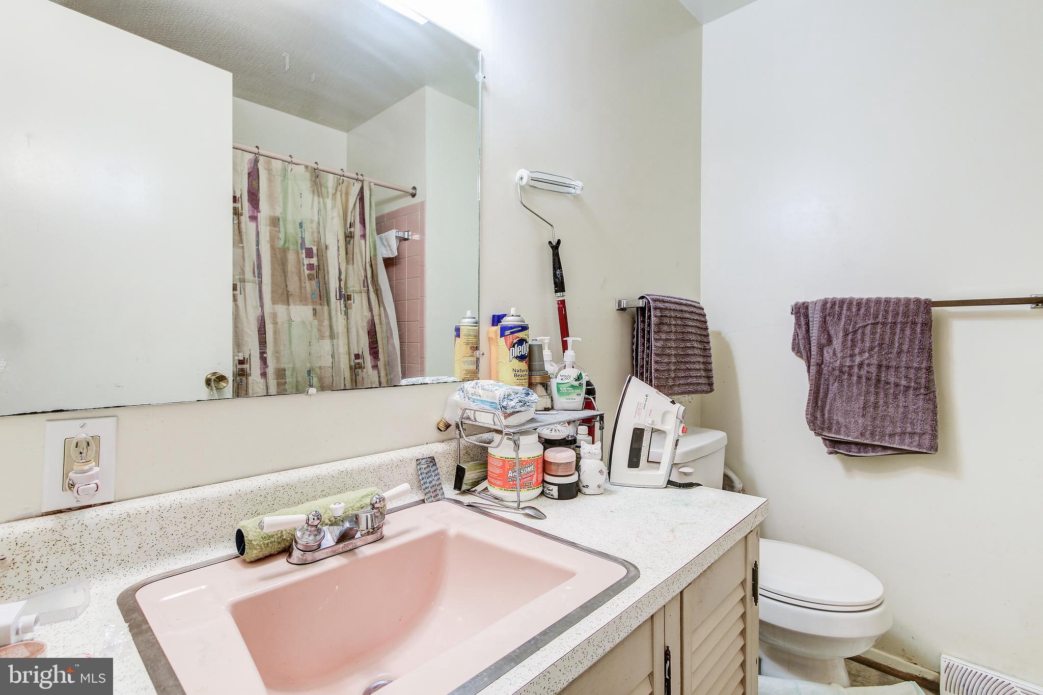 12916 Clarion Road Fort Washington, MD 20744 - Photo 27 of 35 Hall bath on upper level.