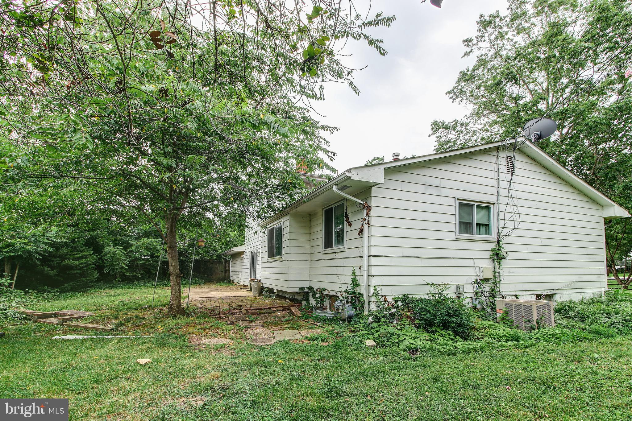 12916 Clarion Road Fort Washington, MD 20744 - Photo 35 of 35 Side/rear yard.