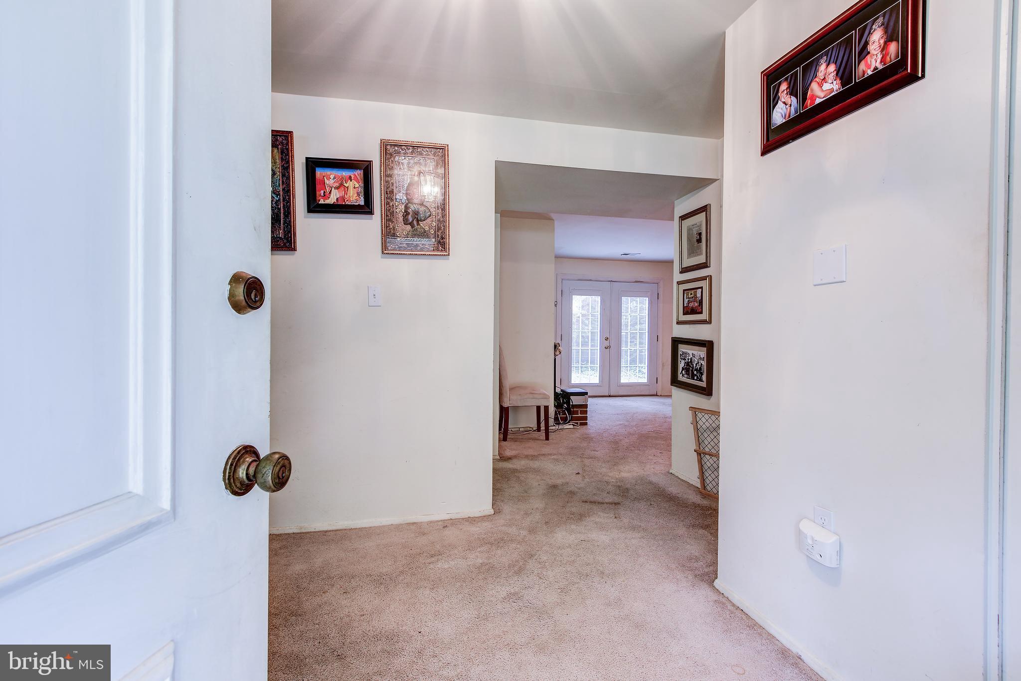 12916 Clarion Road Fort Washington, MD 20744 - Photo 5 of 35 Entry foyer of home.