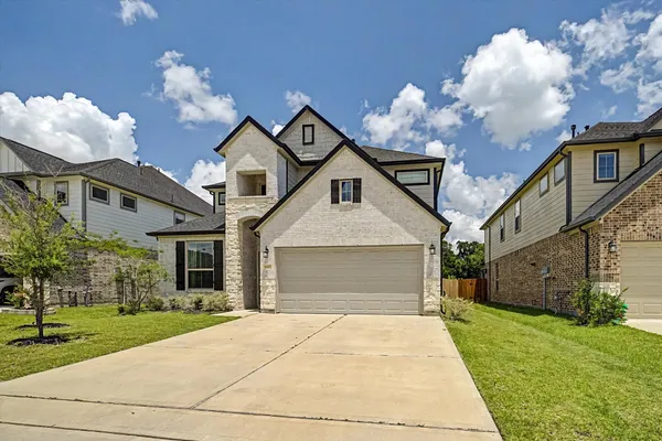 $450,000 | 18307 Windy Knl Way, Houston, TX 77084