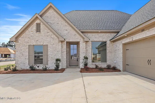 $406,900 | 1018 Kensington Drive, Flowood, MS 39232