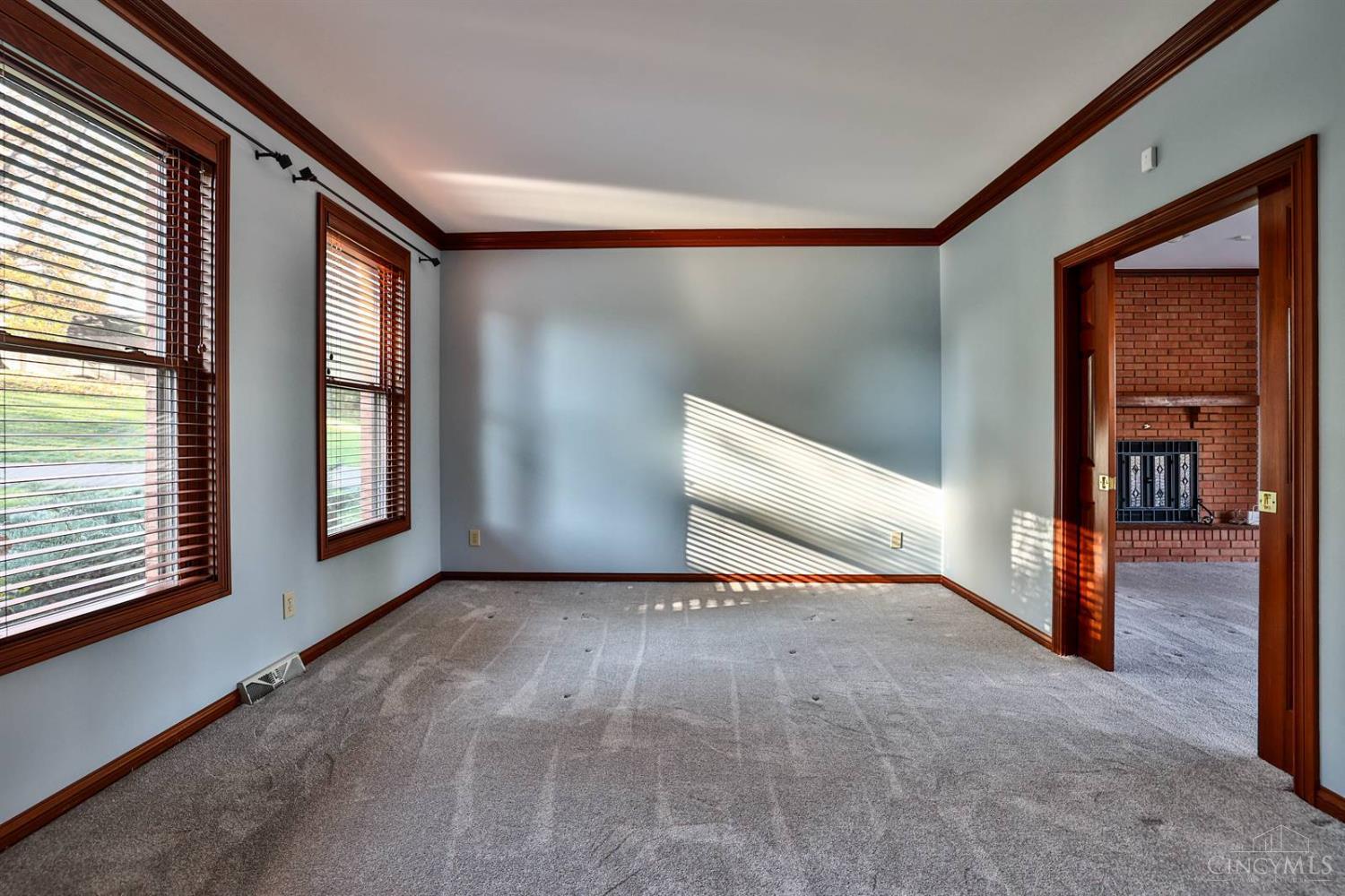 4628 Boomer Road Cincinnati, OH 45247 - Photo 9 of 71 Gallery Image 9