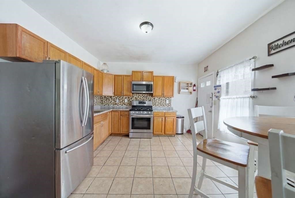 8 Gates Street Lowell, MA 01851 - Photo 16 of 37