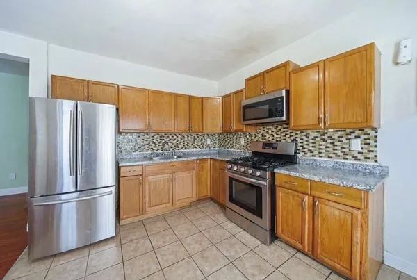 $689,999 | 8 Gates Street, Lowell, MA 01851