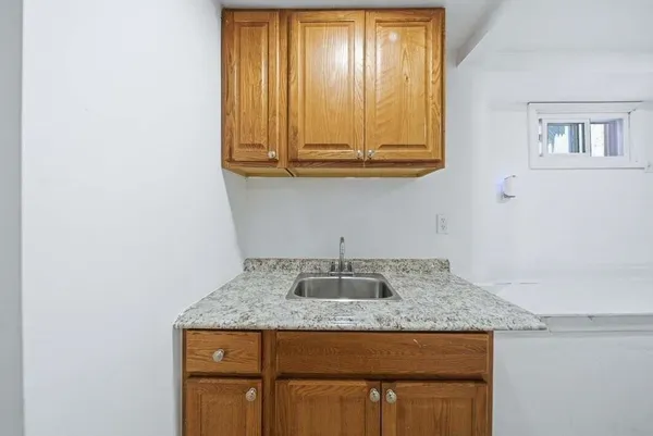 $689,999 | 8 Gates Street, Lowell, MA 01851