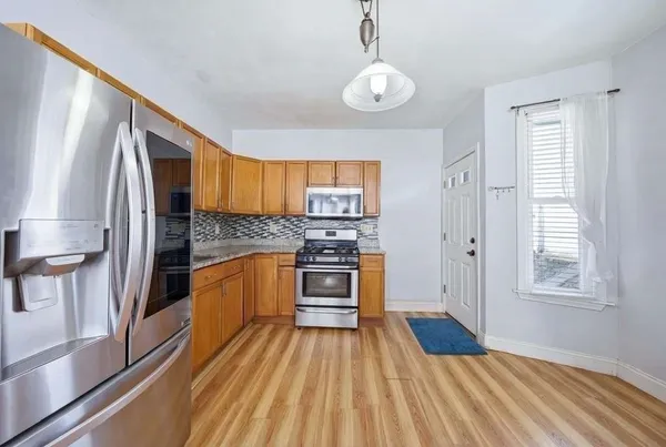 $689,999 | 8 Gates Street, Lowell, MA 01851