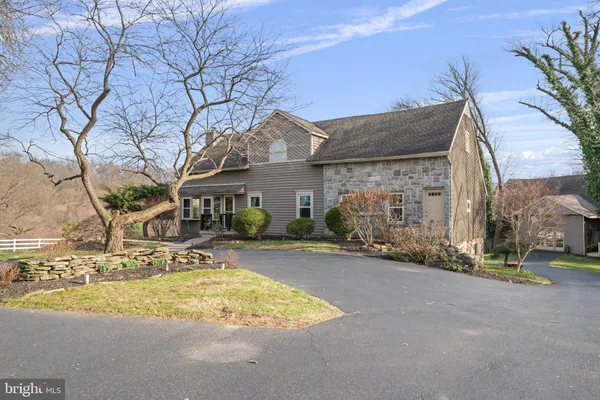 $1,550,000 | 19 Memel Drive, Thornton, PA 19373