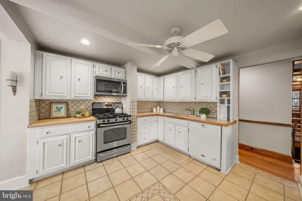 $1,550,000 | 19 Memel Drive, Thornton, PA 19373