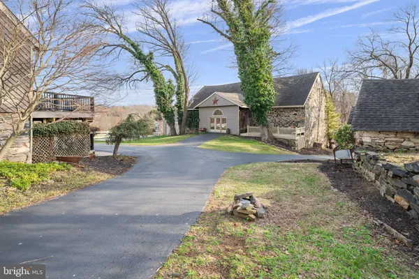 $1,550,000 | 19 Memel Drive, Thornton, PA 19373
