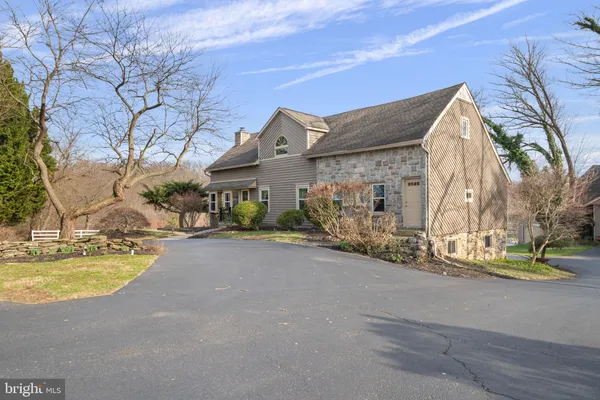 $1,550,000 | 19 Memel Drive, Thornton, PA 19373