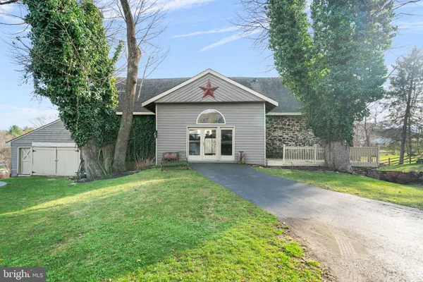 $1,550,000 | 19 Memel Drive, Thornton, PA 19373