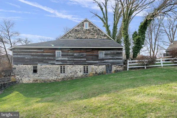 $1,550,000 | 19 Memel Drive, Thornton, PA 19373
