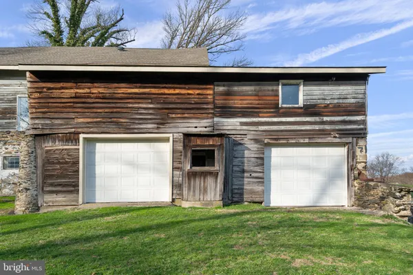 $1,550,000 | 19 Memel Drive, Thornton, PA 19373