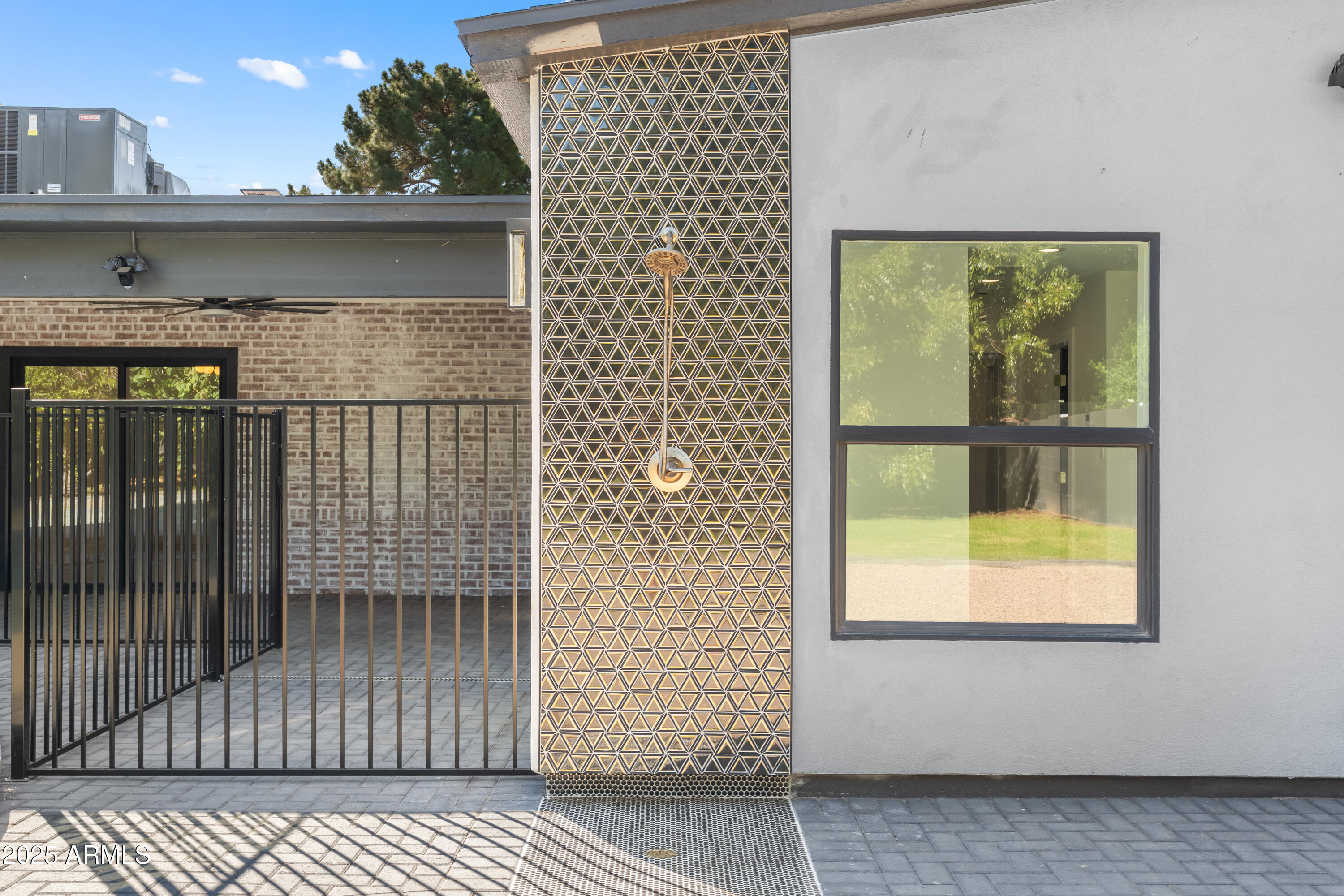 2502 East Whitton Avenue Phoenix, AZ 85016 - Photo 32 of 34 a view of a door and a window