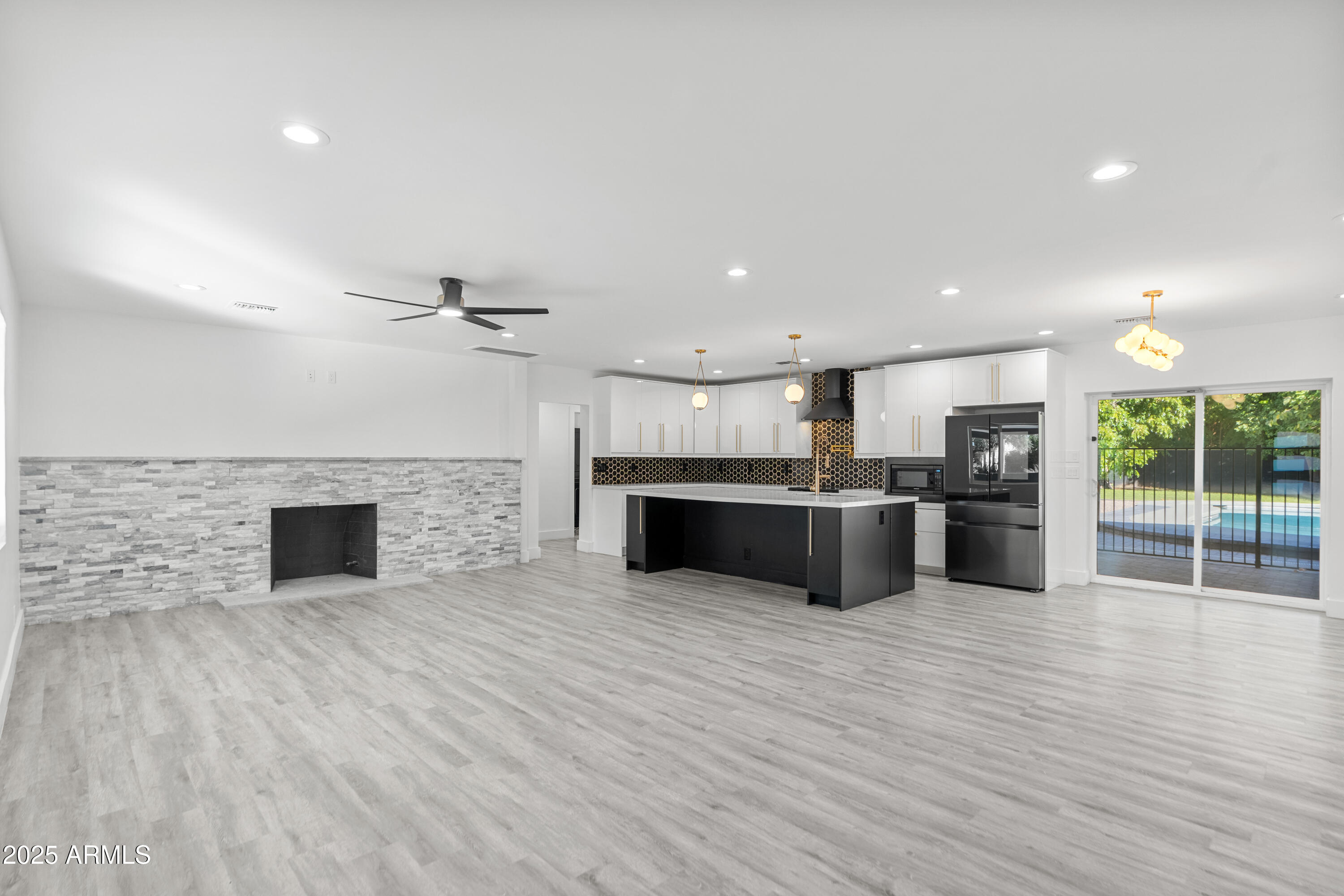2502 East Whitton Avenue Phoenix, AZ 85016 - Photo 5 of 34 a view of kitchen with microwave and cabinets