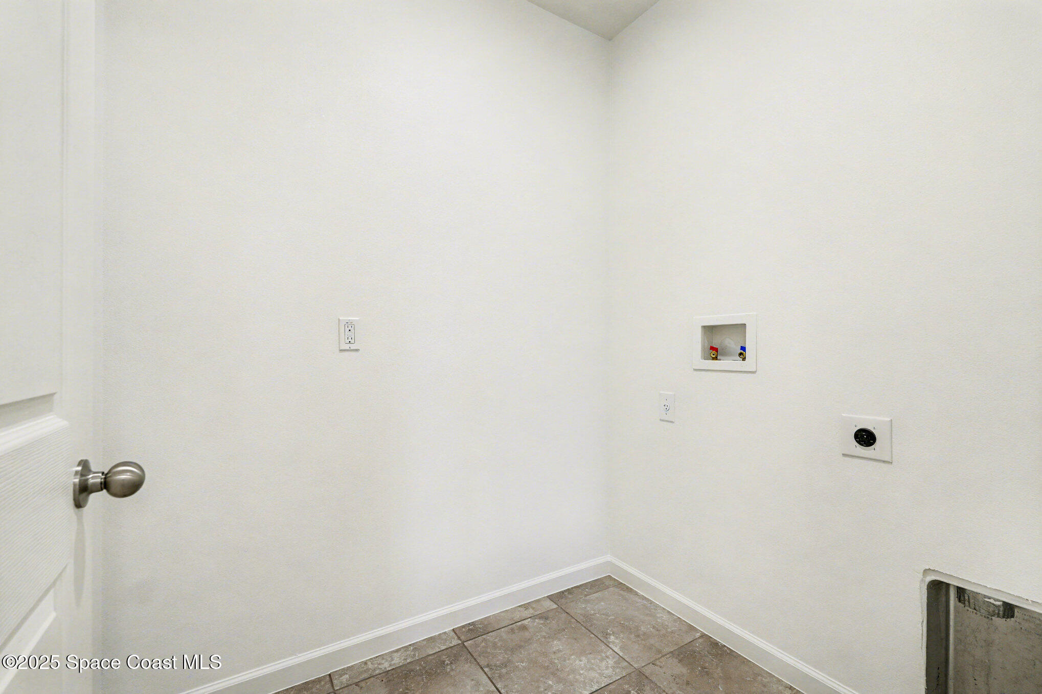 4604 Magenta Isles Drive Melbourne, FL 32904 - Photo 12 of 17 a view of a room