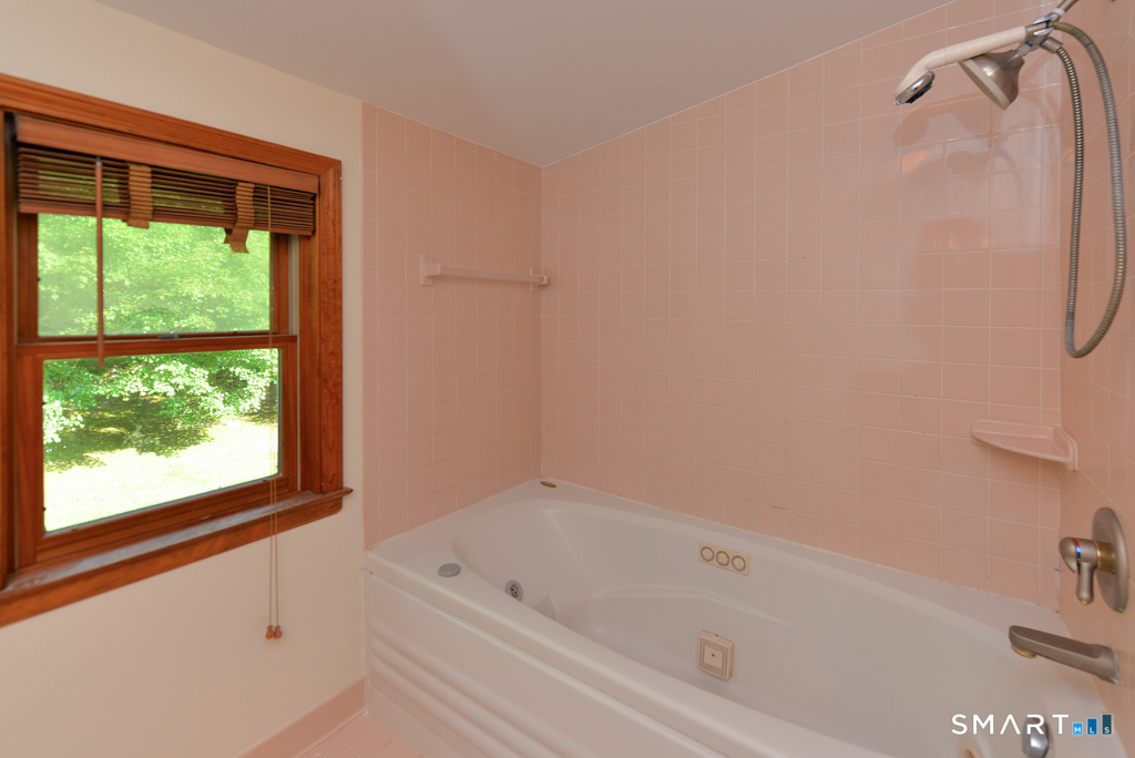 53 Holbrook Road Seymour, CT 06483 - Photo 17 of 23