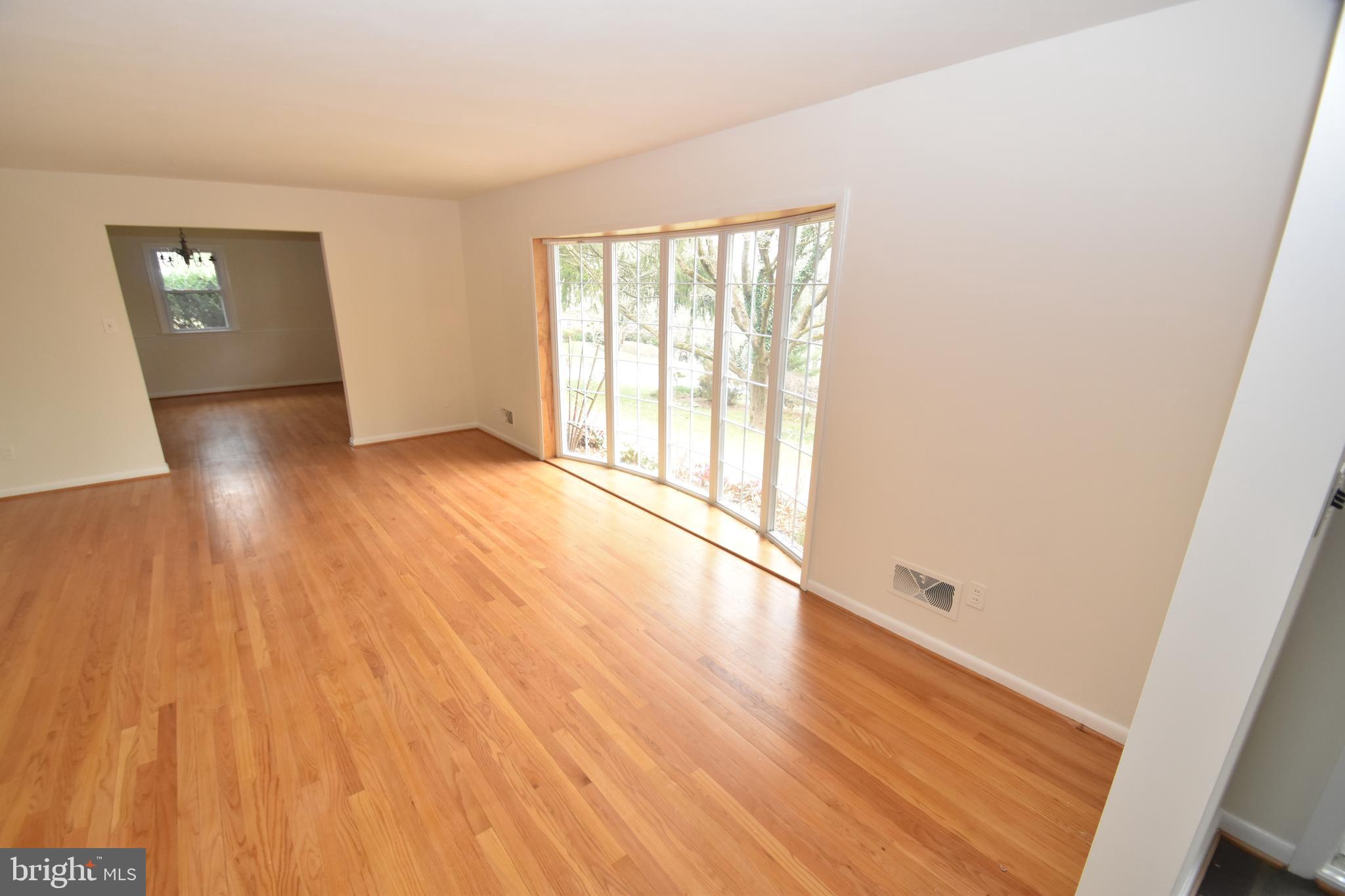 2 Kings Ridge Road Wilmington, DE 19808 - Photo 18 of 78 Foyer to Living Room to Dining Room