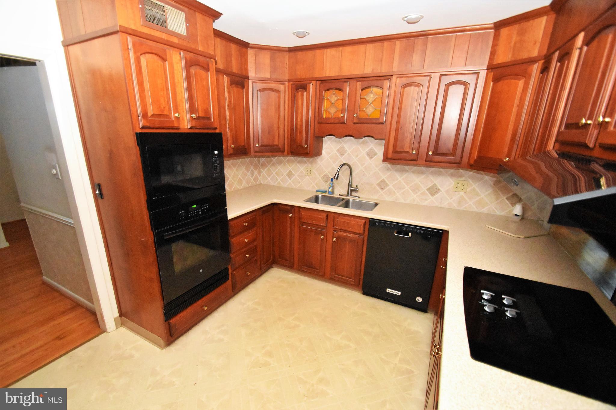 2 Kings Ridge Road Wilmington, DE 19808 - Photo 24 of 78 Kitchen -- Abundant Cabinets!