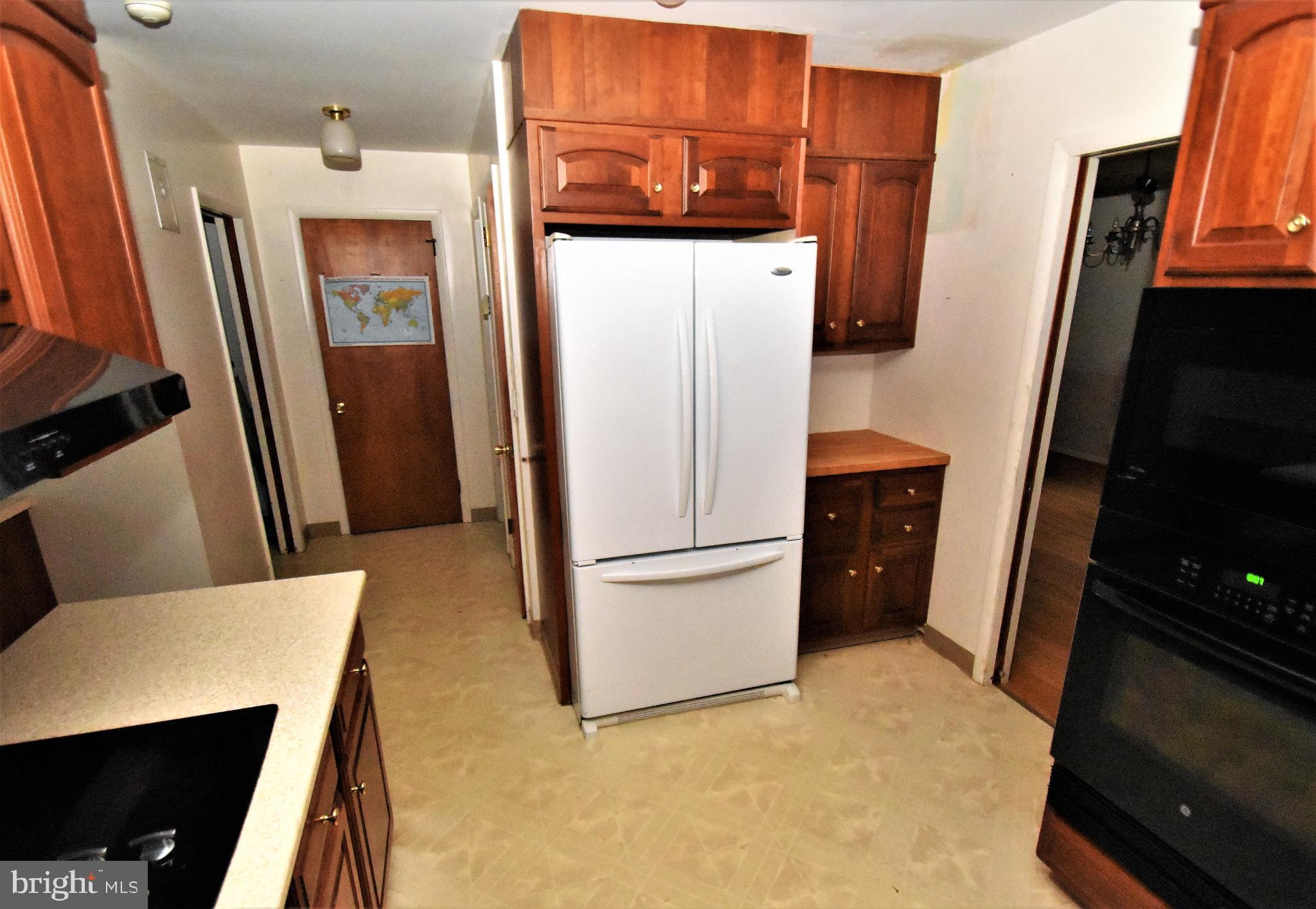 2 Kings Ridge Road Wilmington, DE 19808 - Photo 25 of 78 Kitchen, 1st floor Laundry and HUGE Pantry nearby