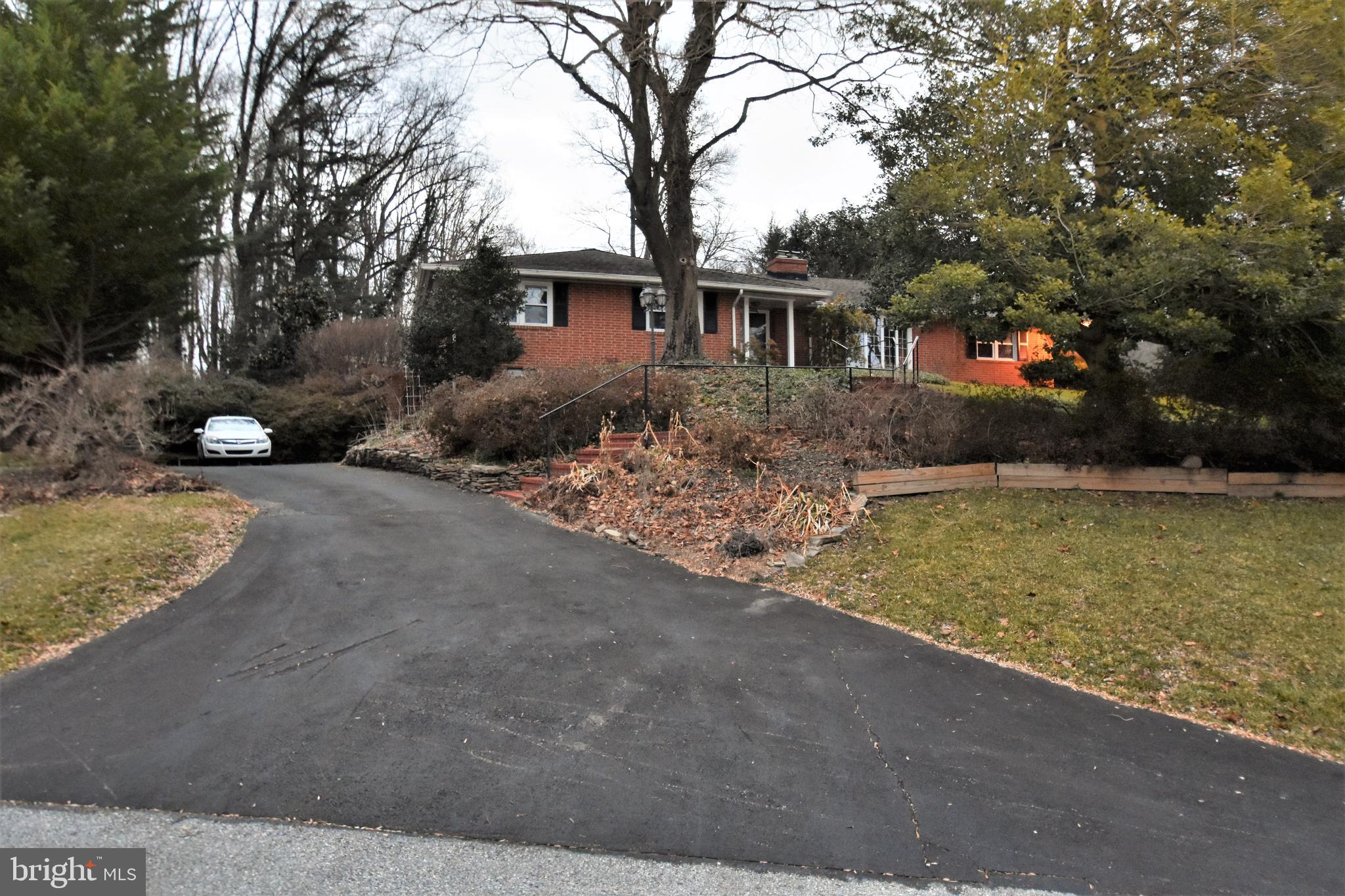 2 Kings Ridge Road Wilmington, DE 19808 - Photo 4 of 78 TWO driveways. This leads to 2+ car garage.