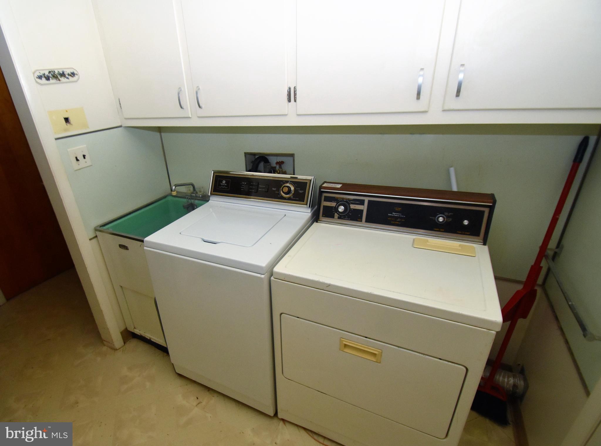 2 Kings Ridge Road Wilmington, DE 19808 - Photo 31 of 78 FIRST FLOOR LAUNDRY and Mud Room