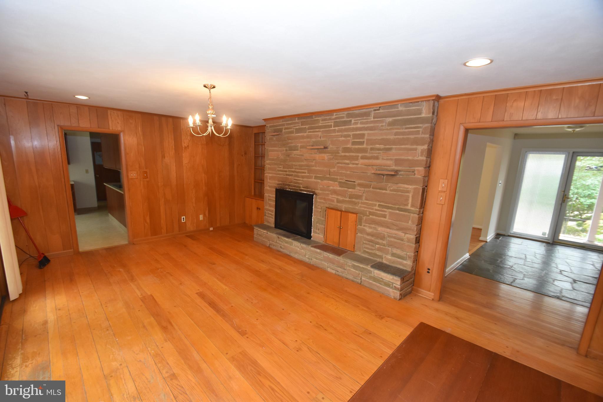 2 Kings Ridge Road Wilmington, DE 19808 - Photo 35 of 78 Family Room connects Foyer, Eat in Kitchen, Patio