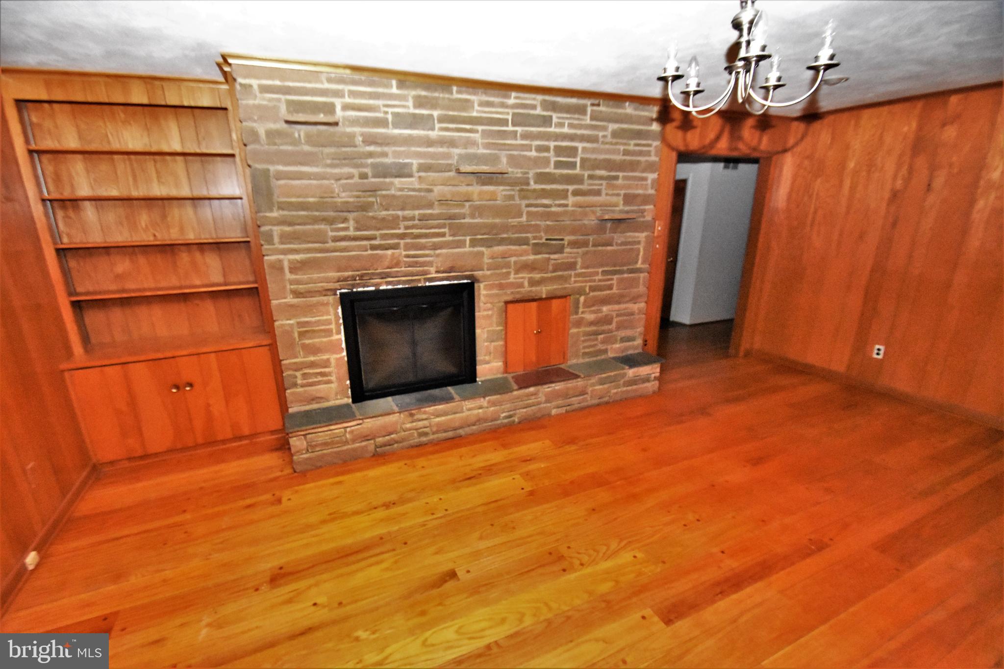 2 Kings Ridge Road Wilmington, DE 19808 - Photo 36 of 78 Family Room connects Foyer, Eat in Kitchen, Patio