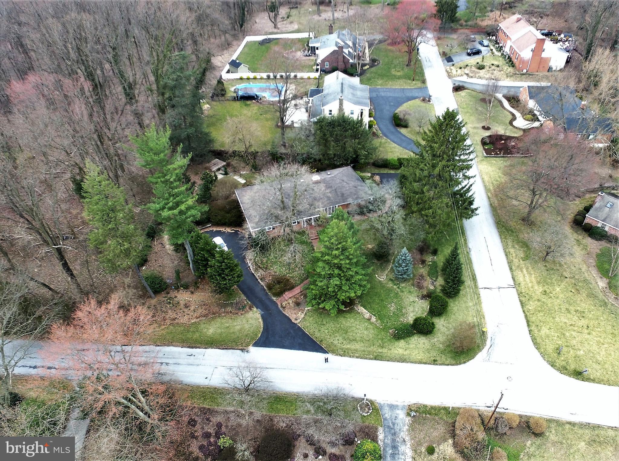 2 Kings Ridge Road Wilmington, DE 19808 - Photo 39 of 78 Corner Lot. PRIVATE STREET