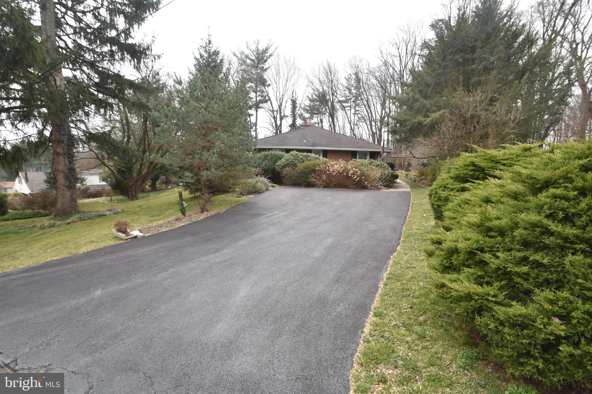 2 Kings Ridge Road Wilmington, DE 19808 - Photo 5 of 78 Second driveway? NO STEPS to enter the home